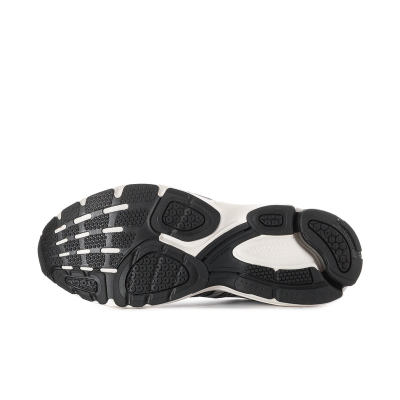 Men's Spiritain 2000 grey running shoe outsole with tread pattern