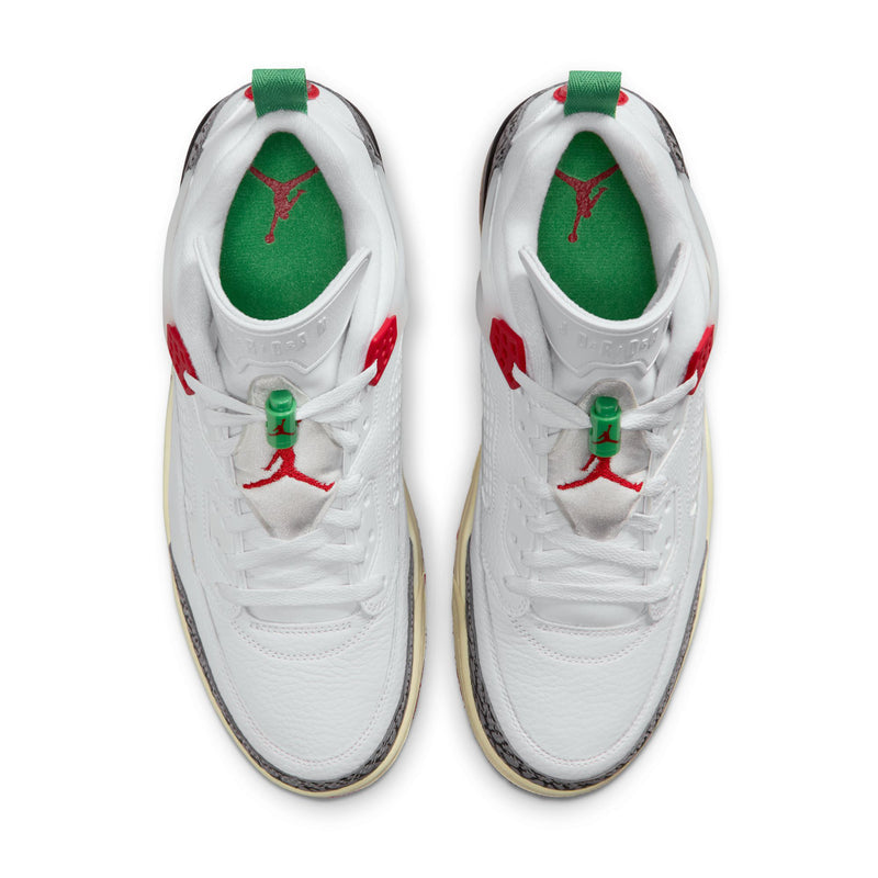Men’s sneakers tongue and lace area with green lining, red Jumpman-style logo