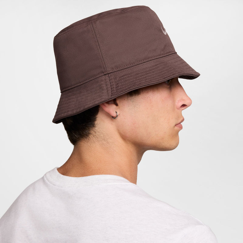 Brown-mauve bucket hat with clean side seam and wide brim