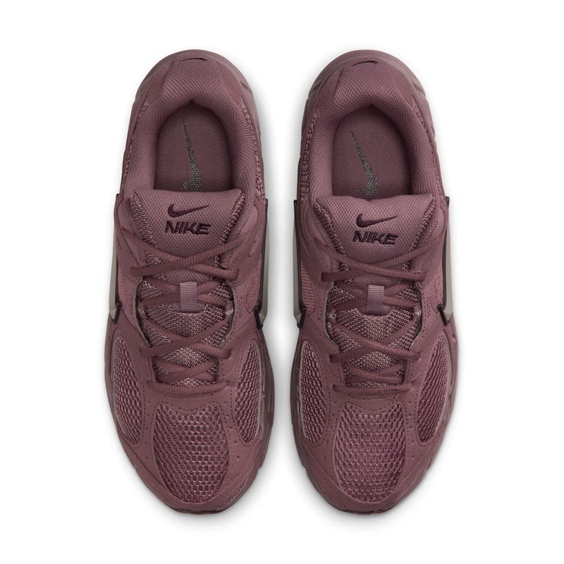 Men's athletic sneakers, dusty mauve, lace-up front with padded tongue and NIKE logo