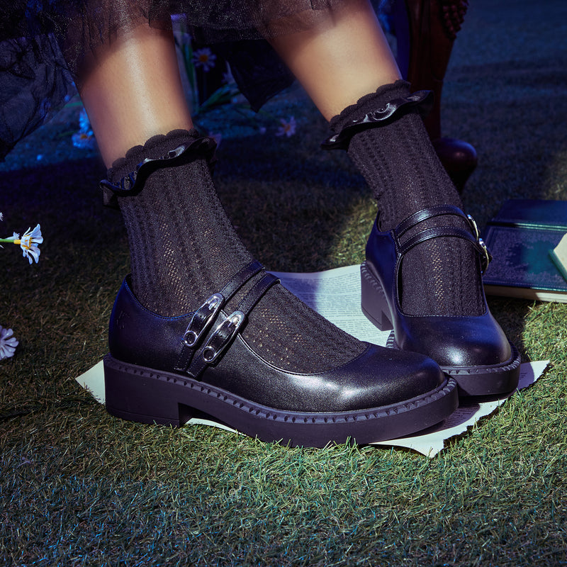 Vagar Safetyecom Black Mary Janes low heel - Close Up View