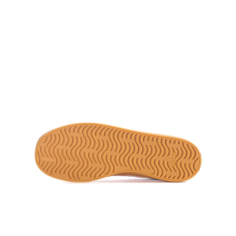 Tan gum rubber outsole tread for youth sneakers