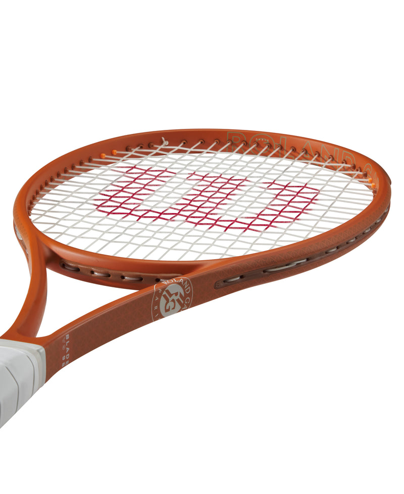 Wilson Roland Garros Blade 98 V9 16X19 Tennis Racquet (2025)