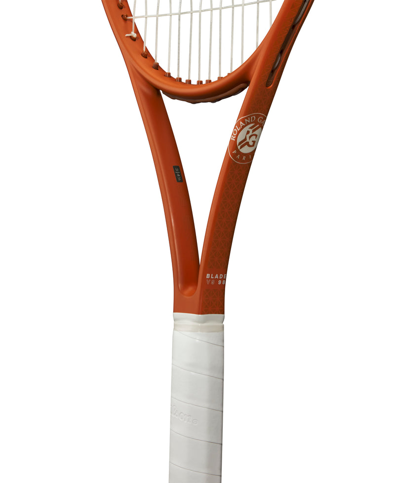 Wilson Roland Garros Blade 98 V9 16X19 Tennis Racquet (2025)