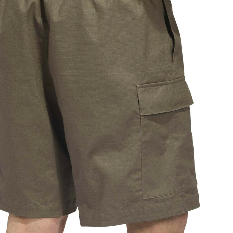Olive woven cargo short close-up of side cargo pocket and stitching