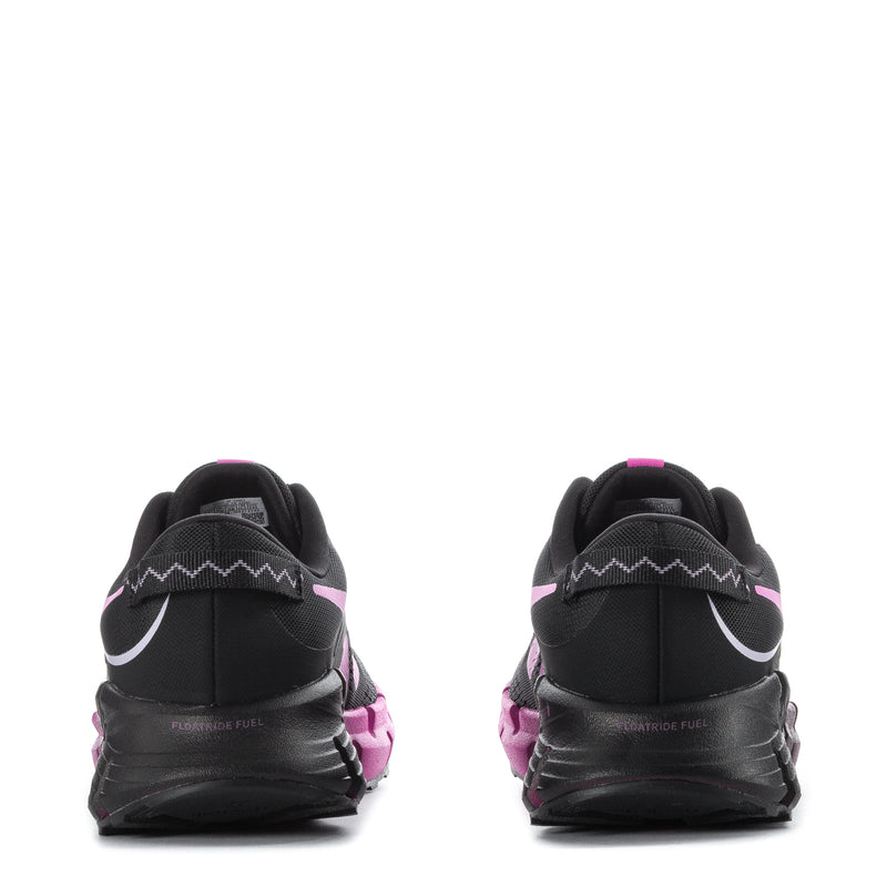 Youth black sneakers with pink heel and collar details, lace-up design